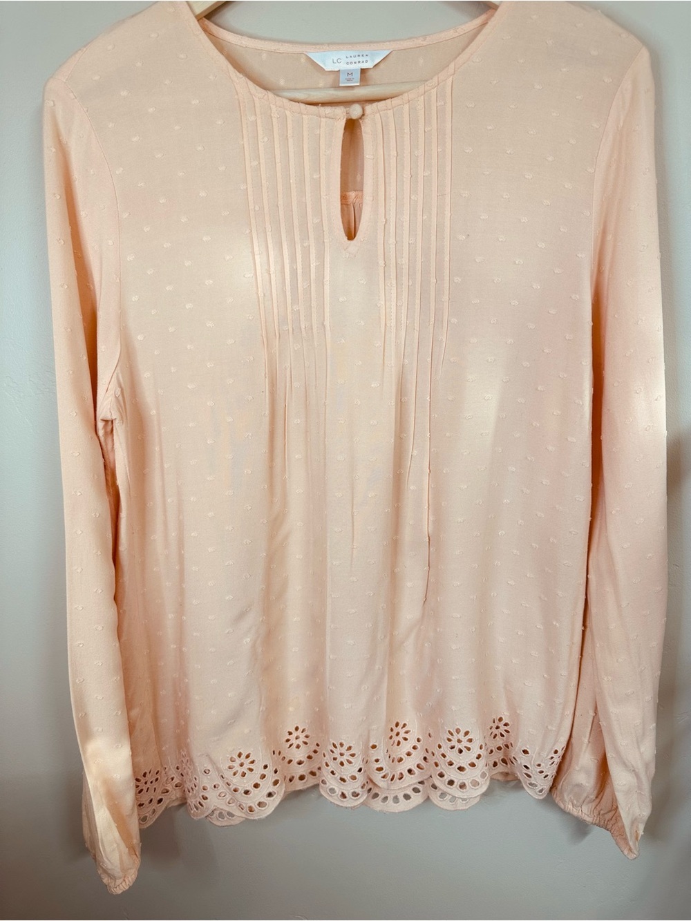 Lauren Conrad Pale Peach Blouse Women’s Medium Soft Feminine Style